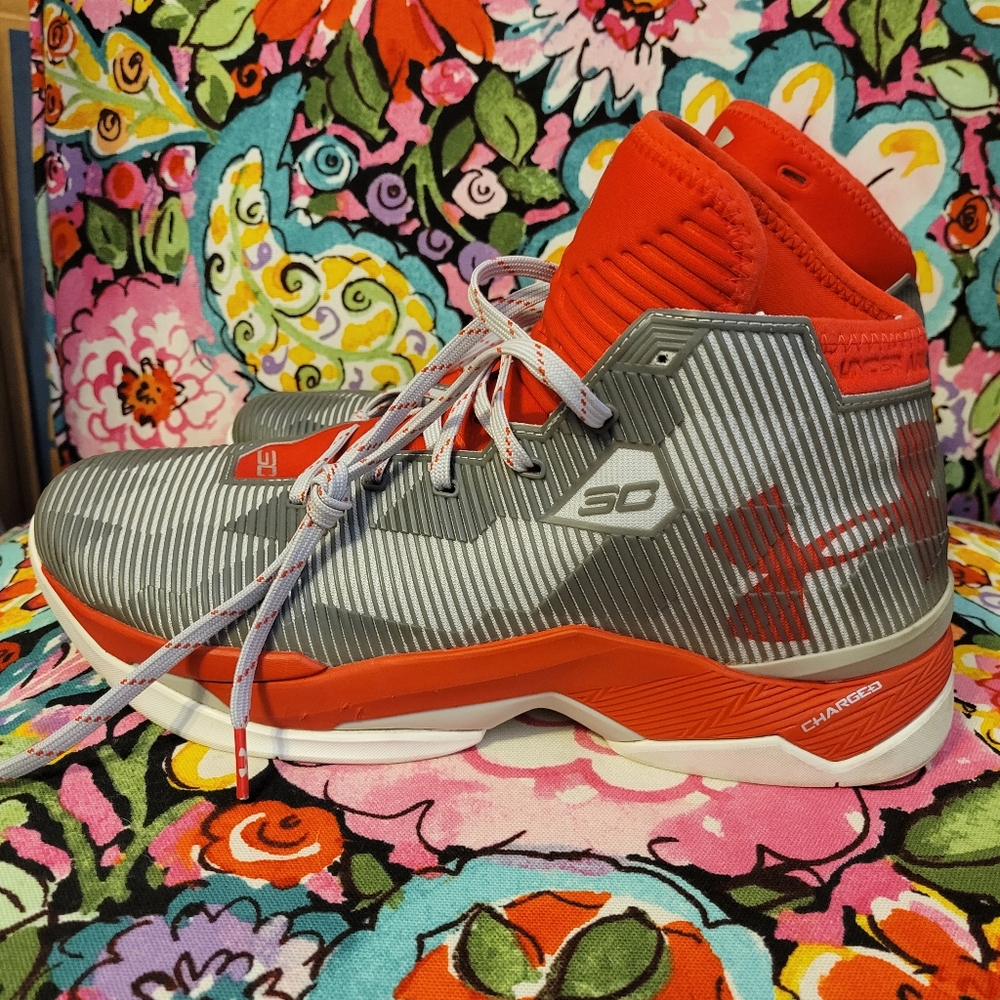 Mens Under Armour basketball shoes size 11.5